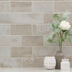 Capella Ivory Large 5x10 Brick Pattern